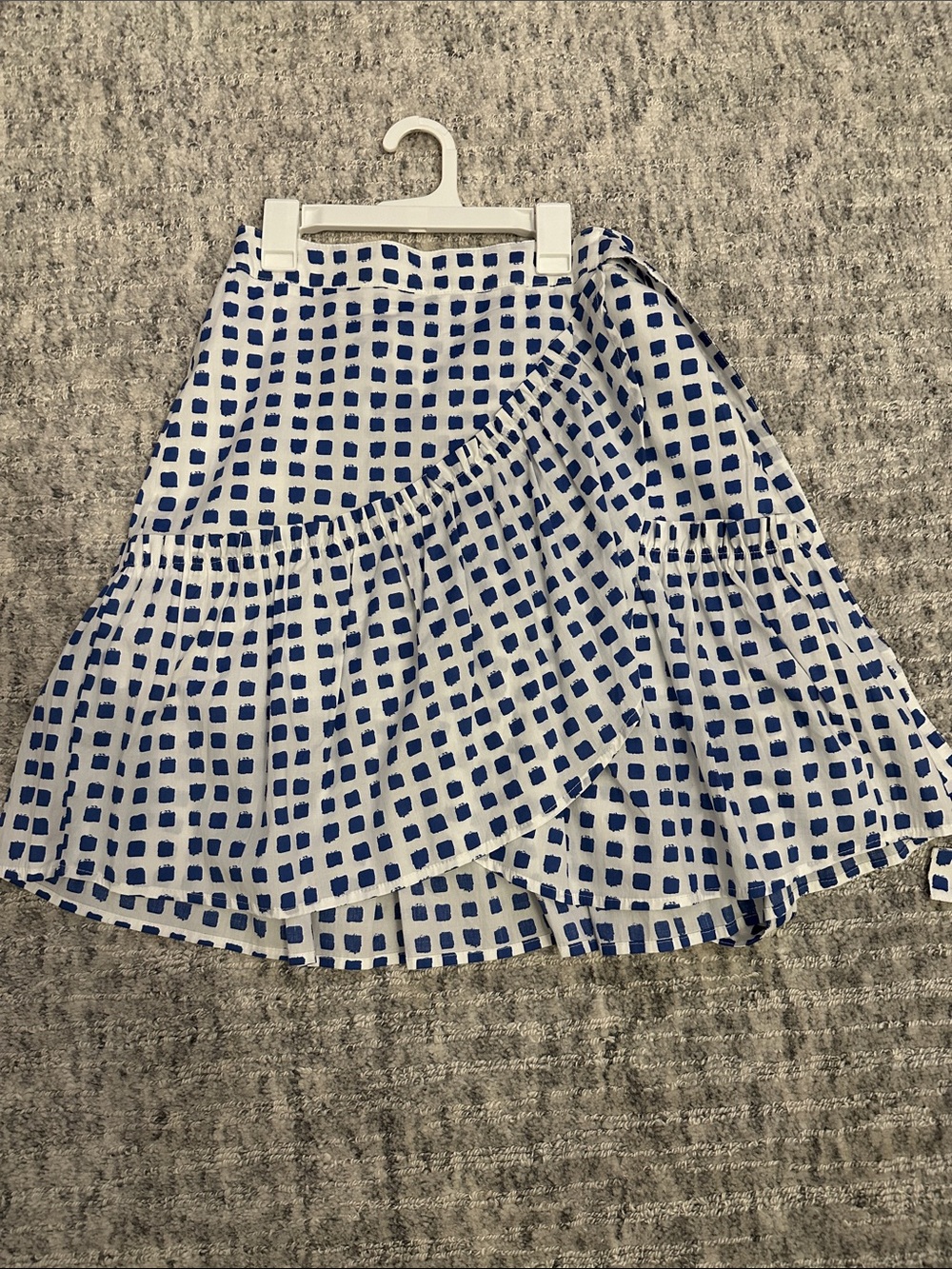 Vineyard Vines White and Blue Asymmetrical Check Ruffle Skirt